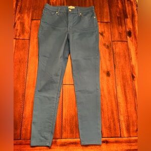 Crown & Ivy high rise skinny pant. Denim. Size 6 Like New